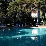 Elite Aparthotel